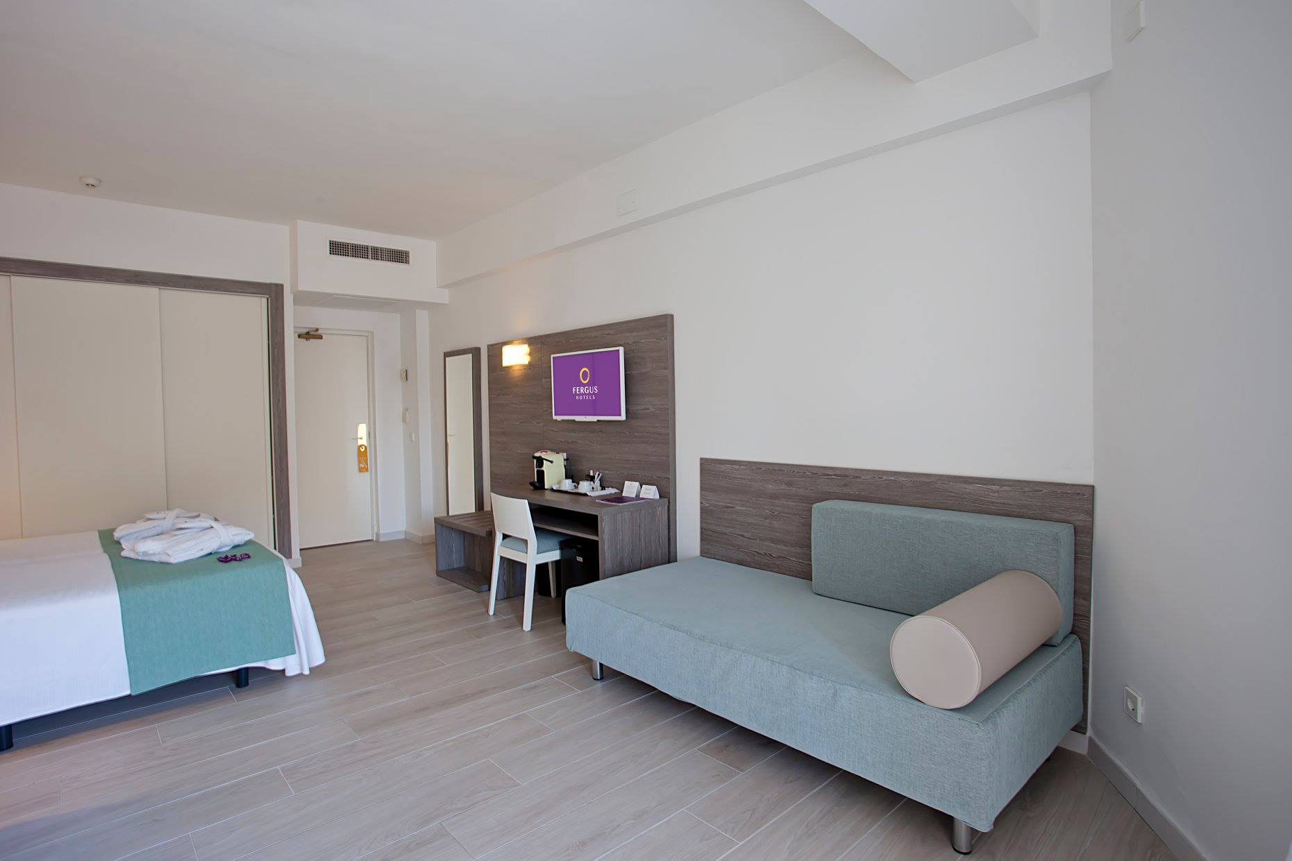 FERGUS Bermudas Junior Suite