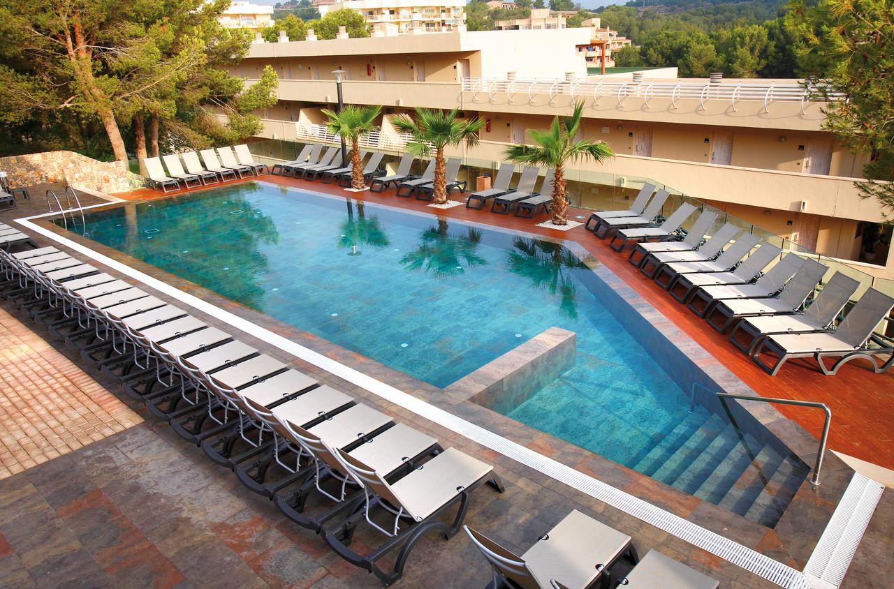 Occidental Cala Viñas, aparthotel in Cala Vinyes – swimming pool